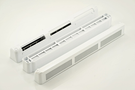 Nawiewnik automatyczny akustyczny, z automatyczną regulacją, komorą tłumiącą i czerpnią akustyczną, typ VT1301