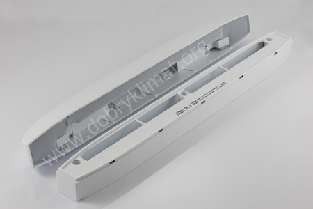 Automatyczny nawiewnik ciśnieniowy, akustyczny ISOLA 2.45 z komorą tłumiącą RA, złoty dąb (RAL8003)